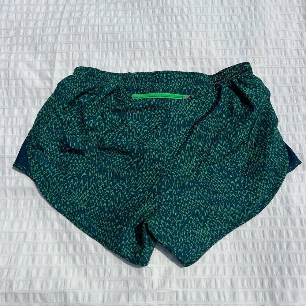 Nike Women's Dri-Fit Tempo Running Shorts in Green All Over Print, M - Picture 3 of 11